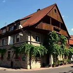 Monteurhaus Mit Mehreren Apartments